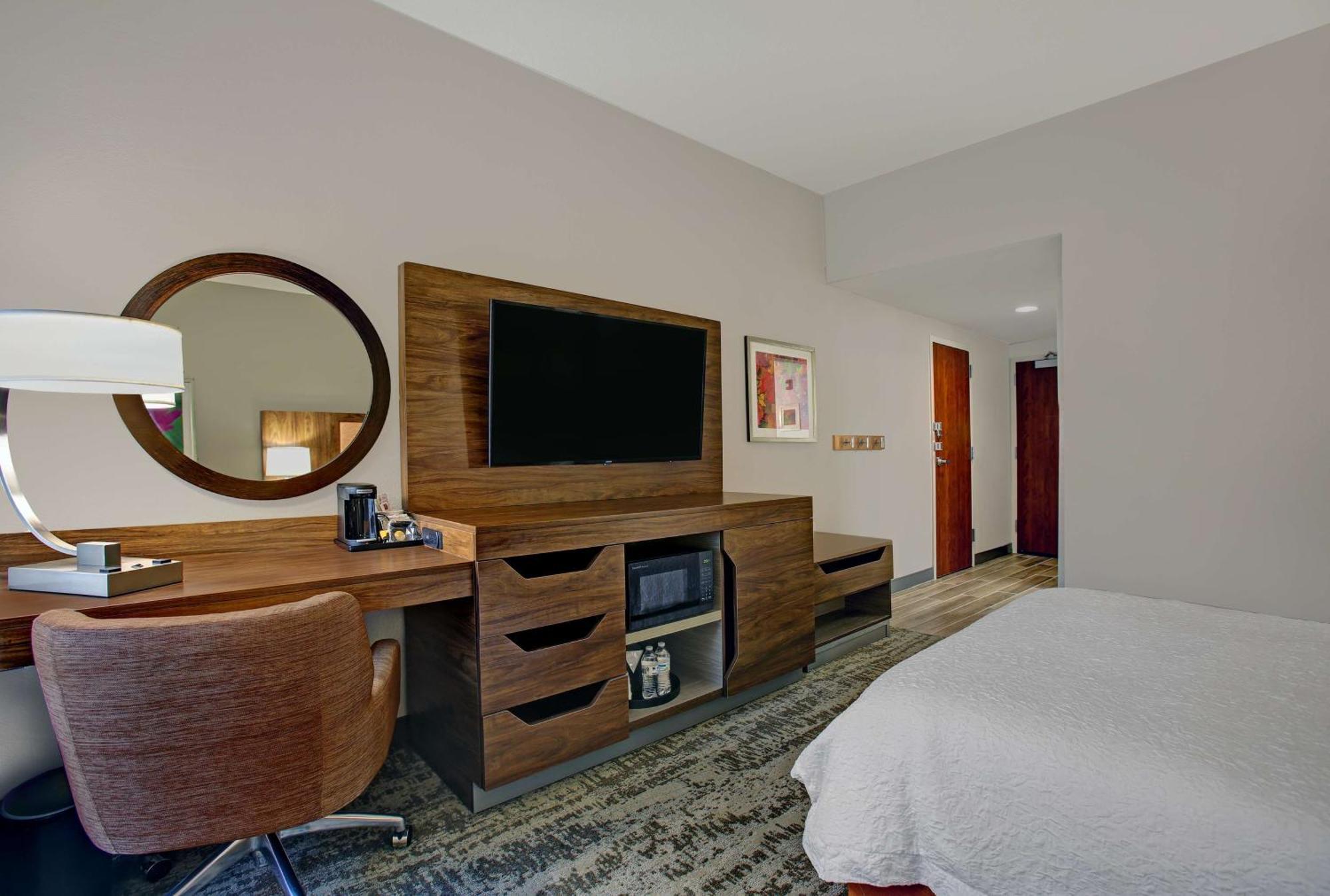 Hampton Inn Salisbury Exterior photo