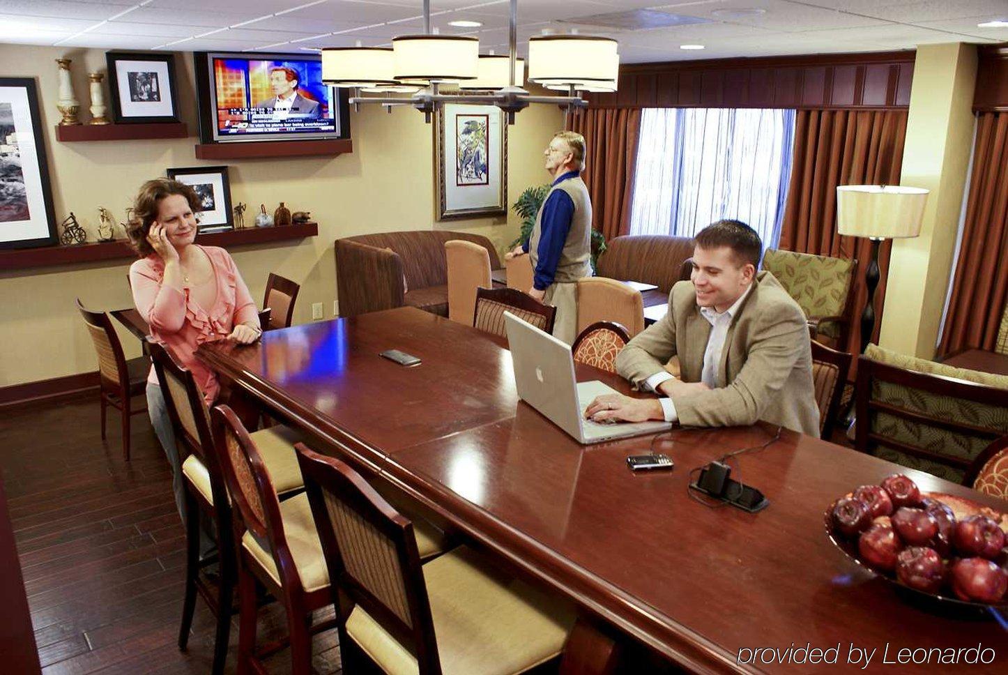 Hampton Inn Salisbury Facilities photo